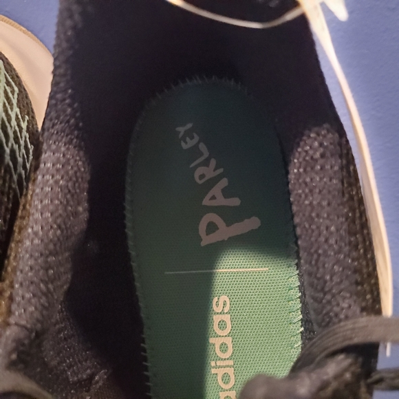 Adidas Sneakers - Picture 5 of 8